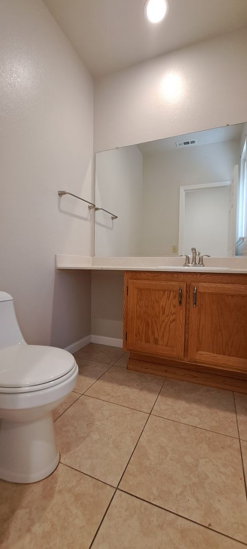 Building Photo - 320 Stamper Cir
