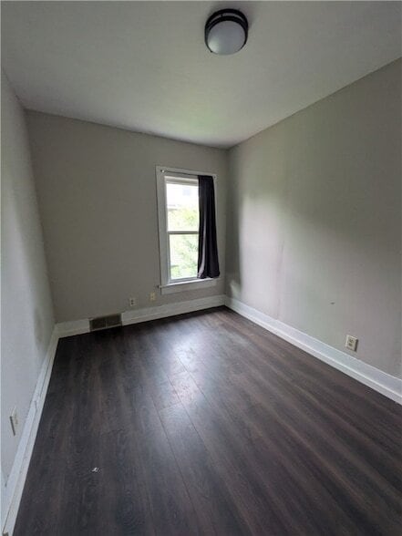 Building Photo - 508 Electric St
