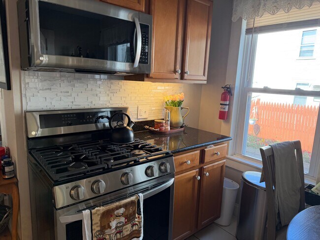 Building Photo - 42 Gorham St