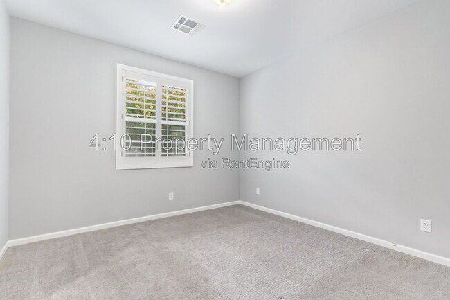 Building Photo - 2435 N 27th St