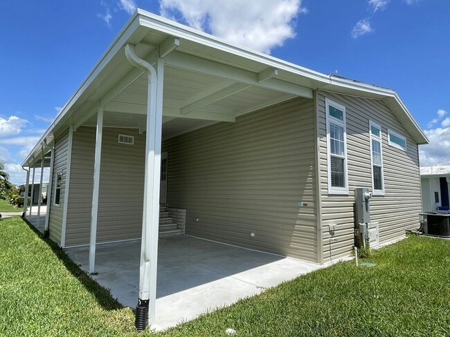 Building Photo - 908 E Trinidad Ave