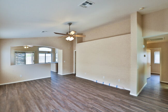 Building Photo - 14919 N 149th Dr