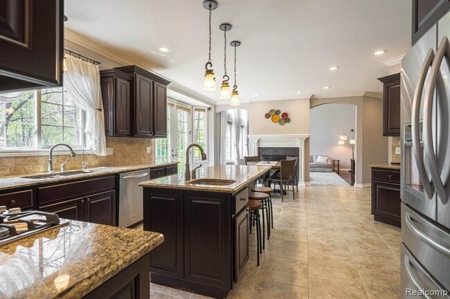 Building Photo - 4906 Stonehenge Dr
