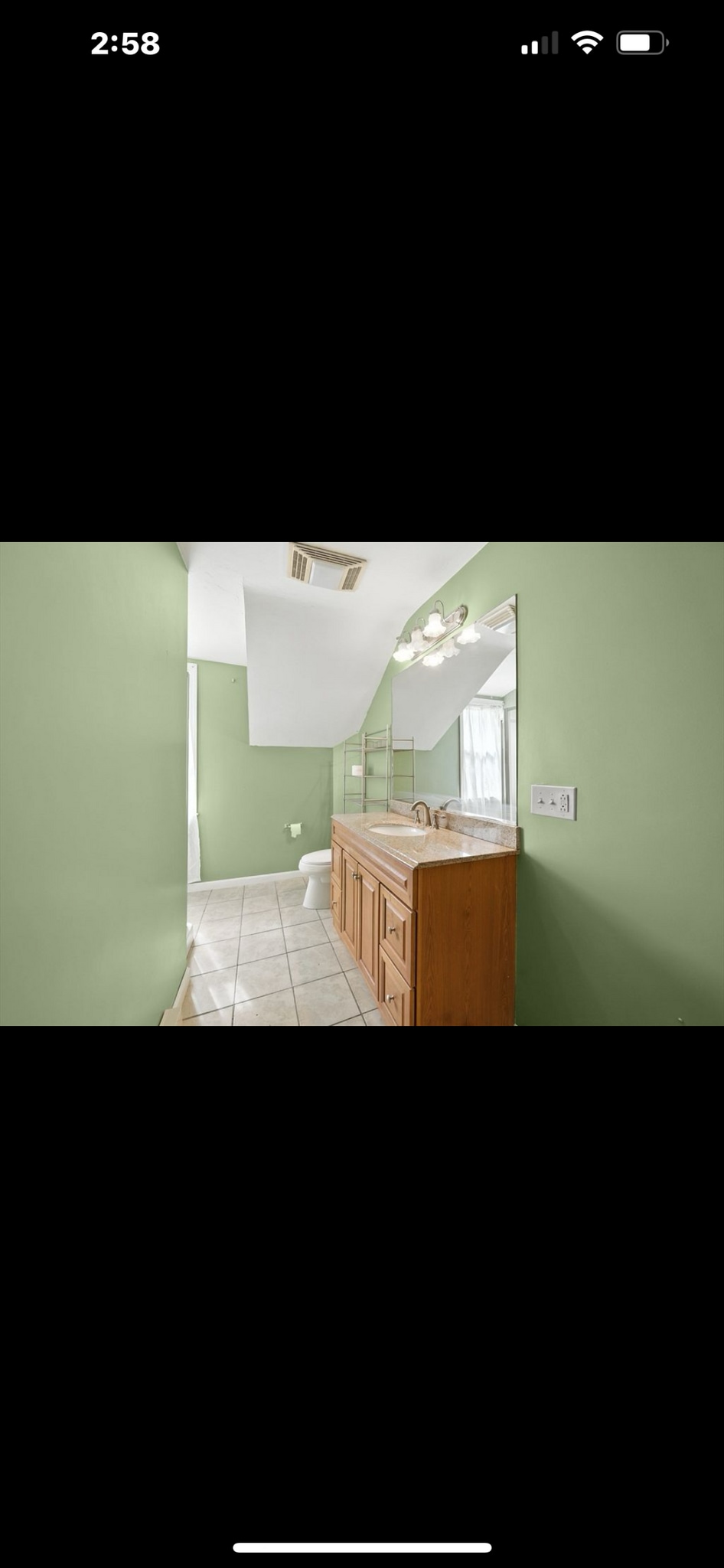 Upstairs bathroom - 91 School Park