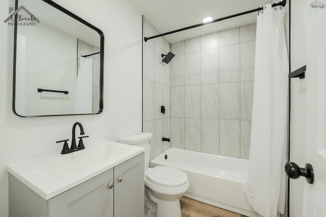 Building Photo - 103 Margaret St