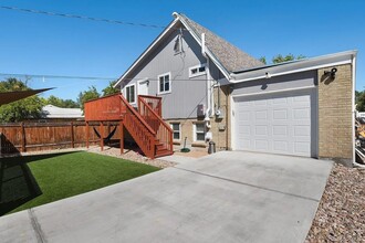 Building Photo - 1541 Trenton St