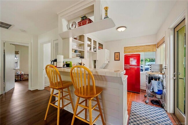 Building Photo - 120 SW 5th St