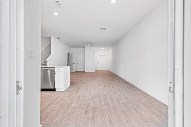 Building Photo - 698 NW 126th Terrace