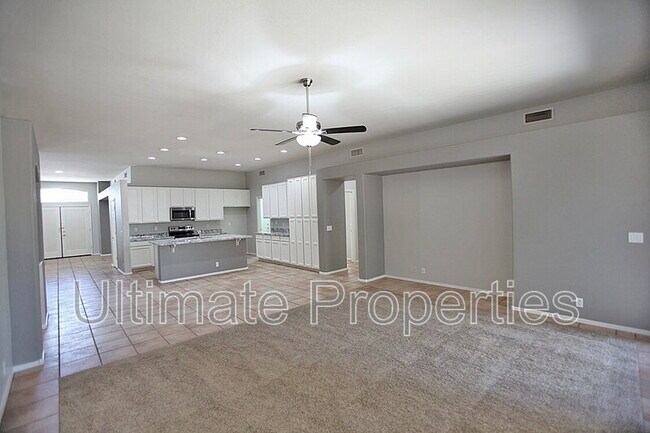 Building Photo - 8010 W Yukon Dr
