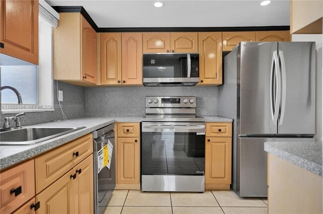 Building Photo - 4141 Nautilus Dr