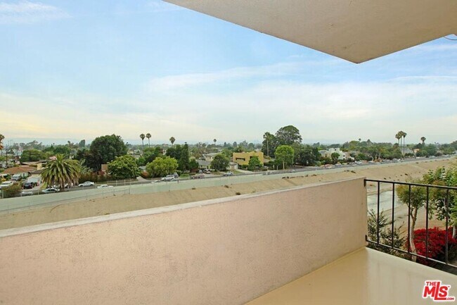 Building Photo - 5000 S Centinela Ave