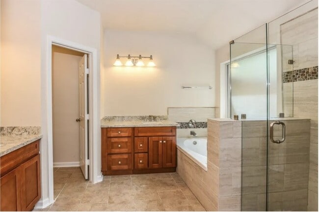 Building Photo - 3848 Armand Dr