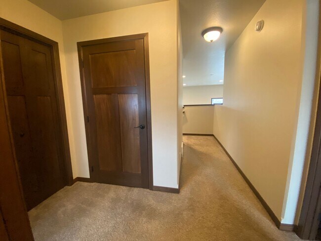 Building Photo - 3-Bed, 3-Bath Single Family Home in Moorhead!
