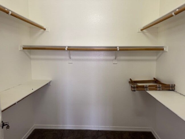 Building Photo - 3 BR on the GOLF COURSE with POOL-Laughlin Ranch Association