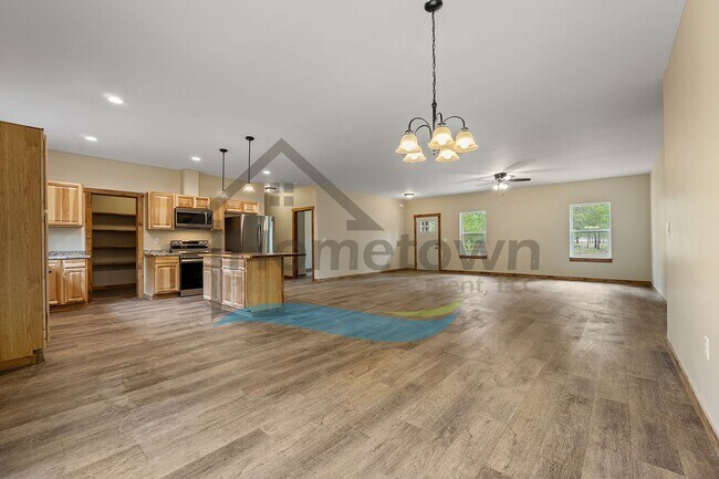 Building Photo - 4-Bedroom 2-Bathroom Home with Attached 2-Car Garage Available in Blanchard!