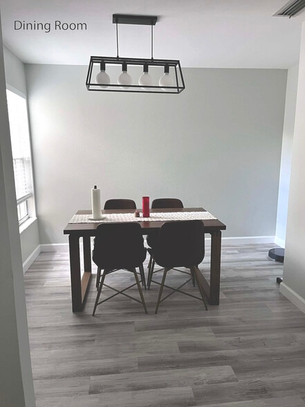 Building Photo - 3023 Beecher Dr E