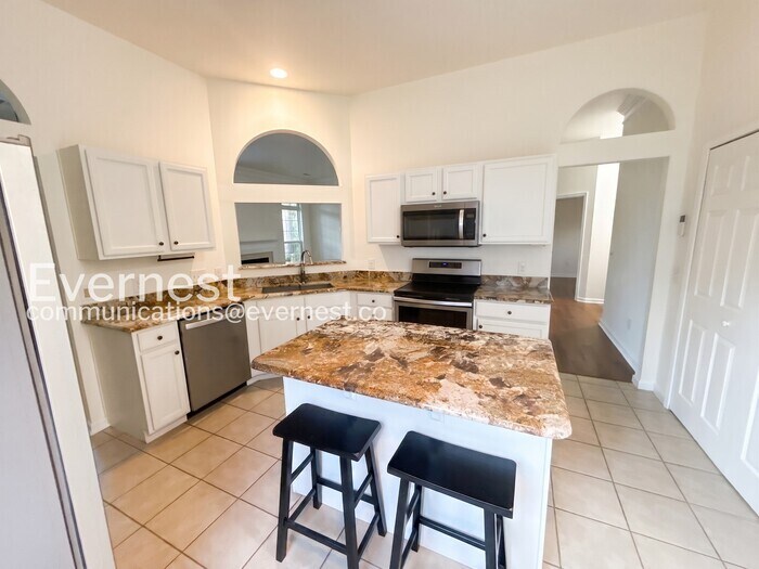 Building Photo - 164 Foxtail Dr