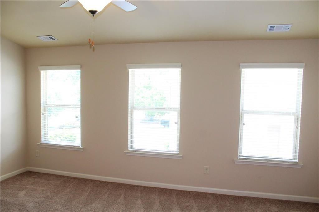 Building Photo - 810 Riverdance Dr