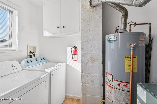 Building Photo - 8 View Dr