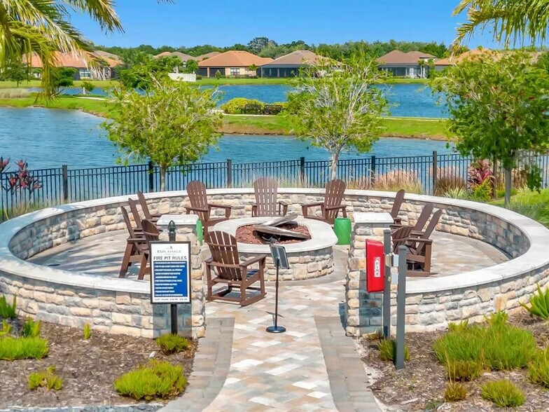 Building Photo - 11019 Devonbridge Dr