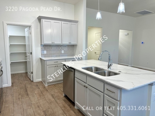 Building Photo - 3220 Pagoda Pead Dr