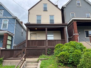 Building Photo - Charming and Updated 3BR Home For Rent in Pittsburgh's Elliot Neighborhood