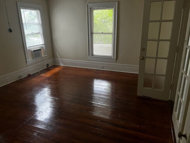 Building Photo - 300 N Spring St