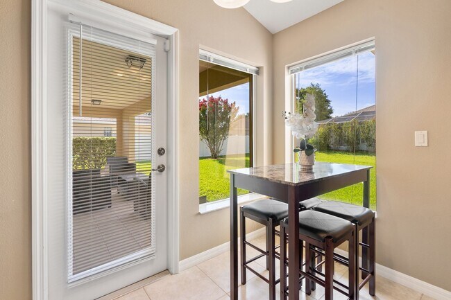 Building Photo - Fully furnished home
