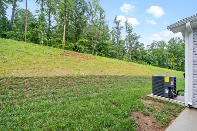 Building Photo - Pet Friendly Two Bedroom!