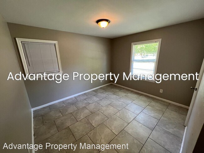 Building Photo - 3 br, 1 bath House - 3351 Aden St.