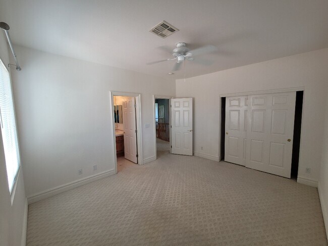 Building Photo - 1208 Martini Dr