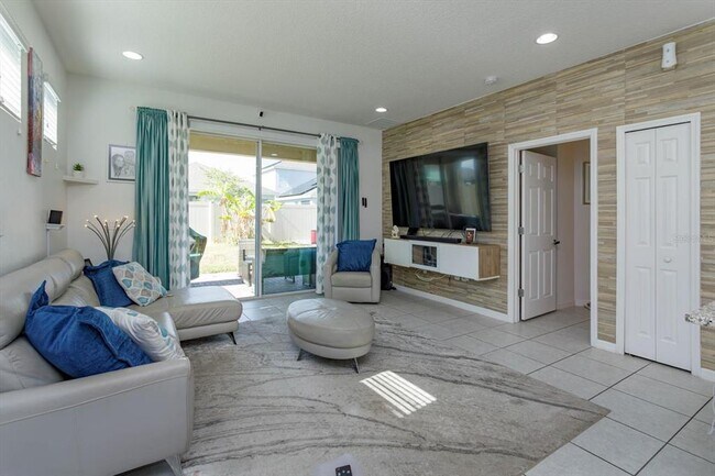 Building Photo - 2736 Giralda Ct