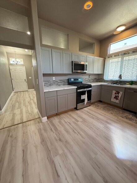 Building Photo - 290 San Leon Dr
