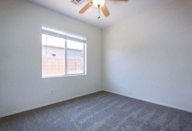 Building Photo - 3 bed 2 bath Pronghorn Ranch Home