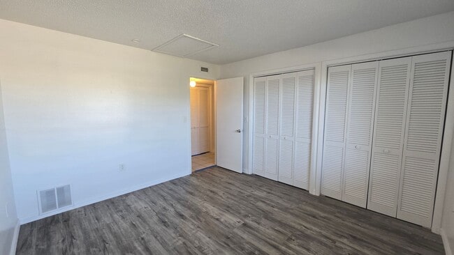 Building Photo - Nice 2/2 in the Gated East Lake Woodlands community