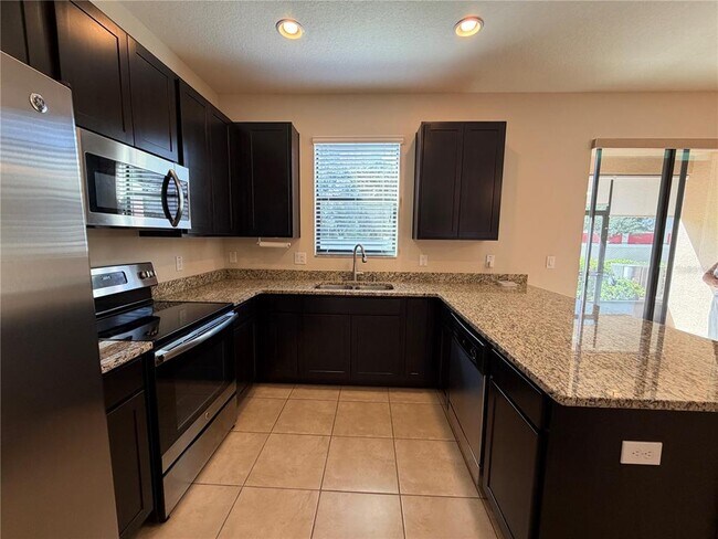Building Photo - 2432 Seven Oaks Dr