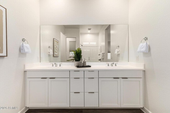 Building Photo - 11048 E Utah Ave