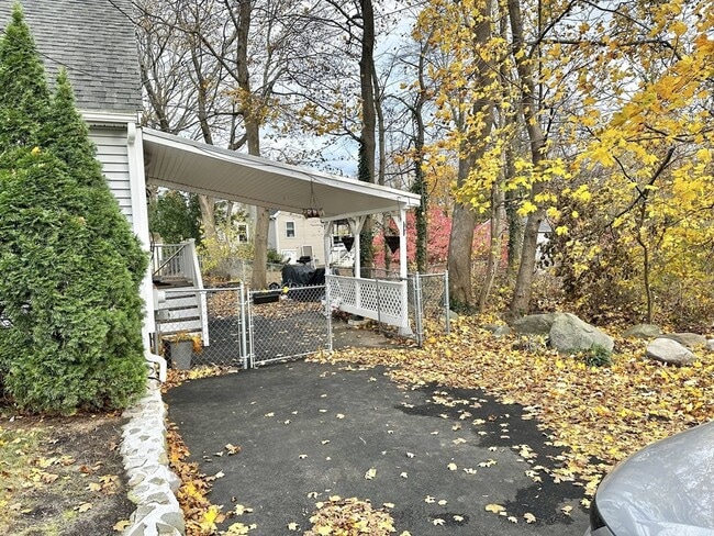 Building Photo - 25 Warren Ave