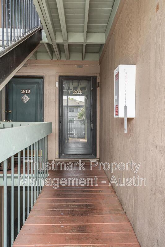 Building Photo - 2600 Penny Ln