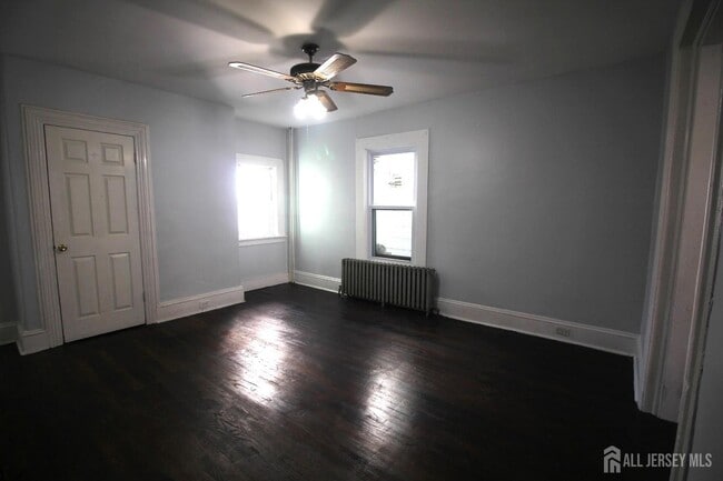 Building Photo - 417 Elmer St