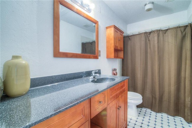 Building Photo - 7407 Shadow Hill Dr