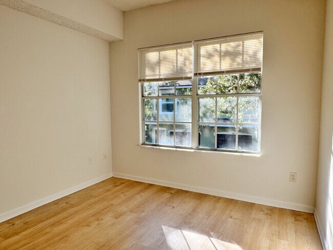 Building Photo - The Largest 3BR/2BA Las Palmas Condo