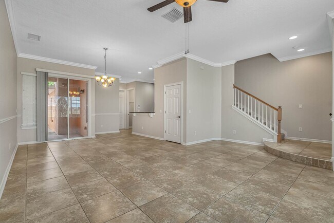 Building Photo - Around the Corner to Avalon Park Towncente...