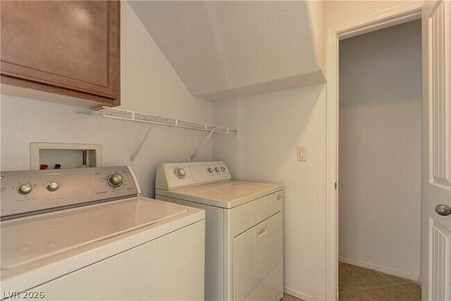 Building Photo - 5536 Overlook Valley St