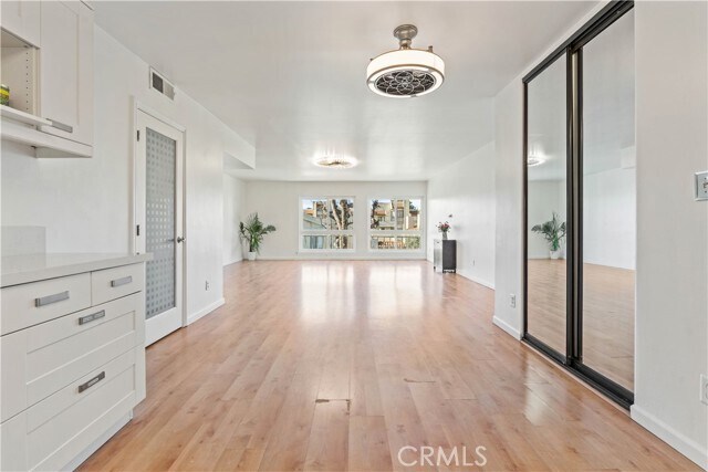 Building Photo - 5250 Zelzah Ave