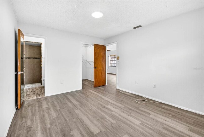 Building Photo - 13250 Ridge Rd S