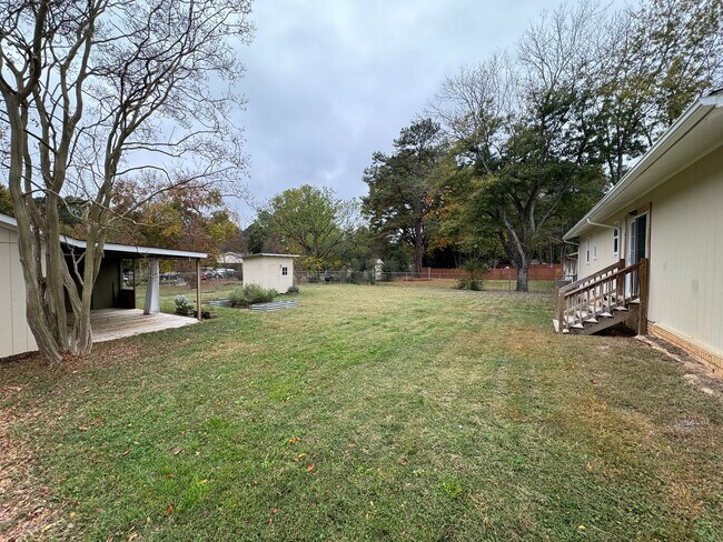 Building Photo - Three Bedroom Ranch Home in Garner