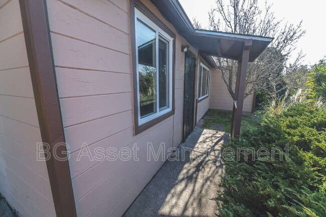 Building Photo - 950 Kelvin Ct