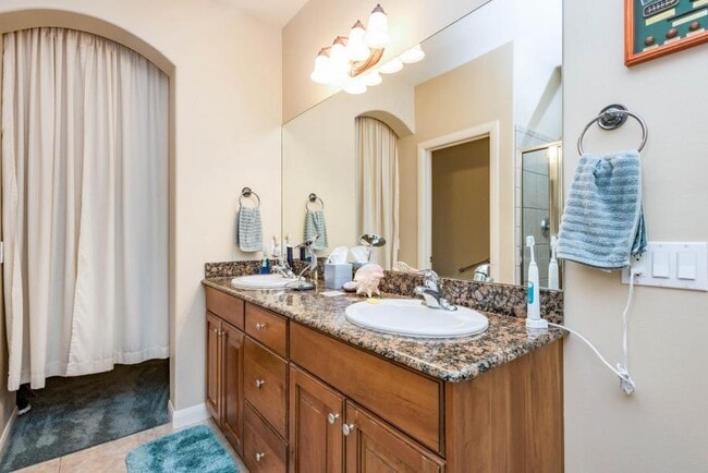 Building Photo - 3 Bedroom Home In South Pointe Subdivision...