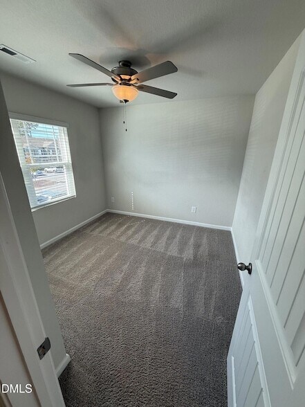 Building Photo - 1066 Peony Ln